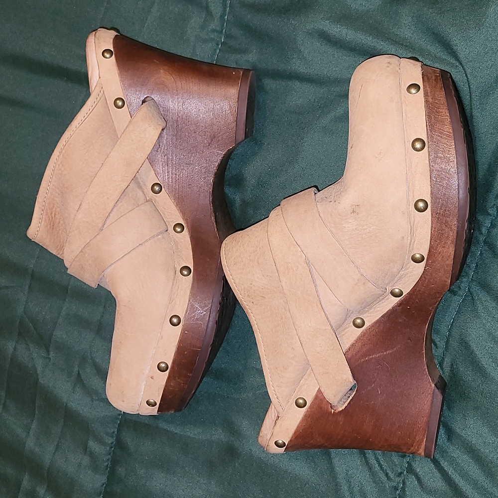 Ugg Clogs Euc - image 6